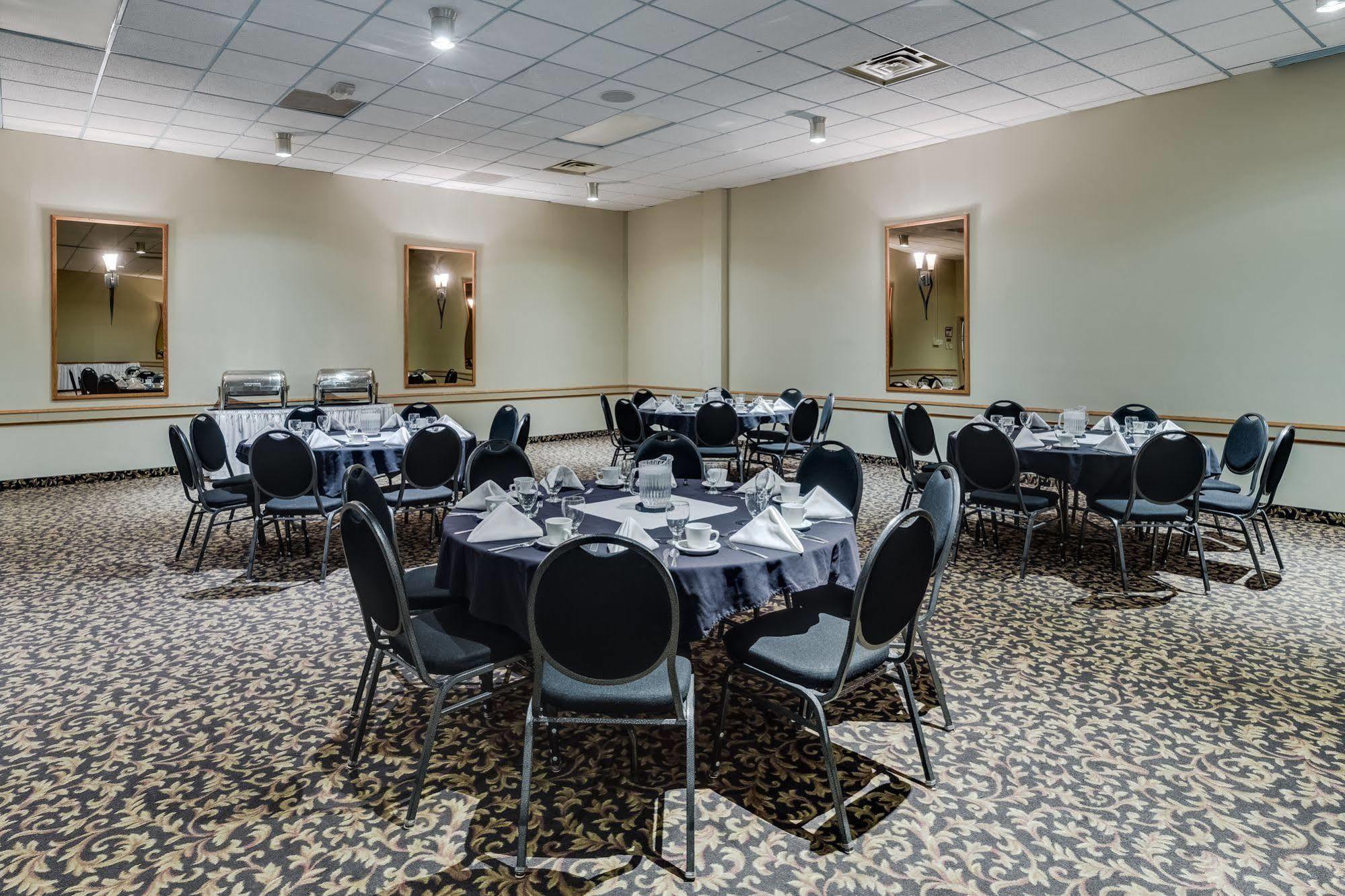 Heritage Inn Hotel & Convention Centre - Moose Jaw Εξωτερικό φωτογραφία